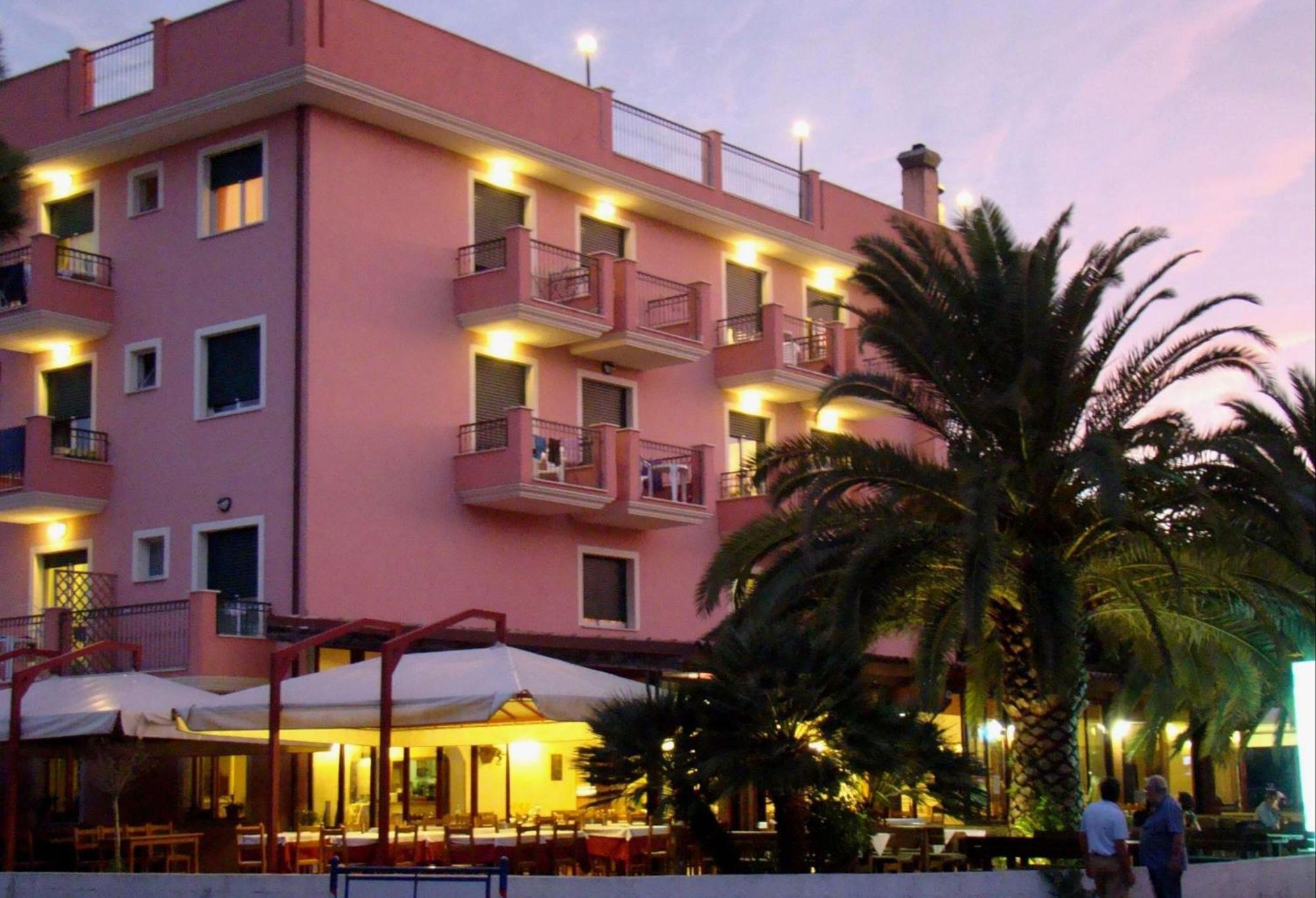 Il Casale Lejlighedshotel Martinsicuro Eksteriør billede